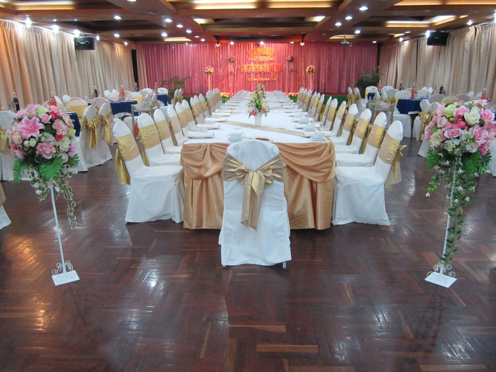 Lopburi Inn Hotel Extérieur photo