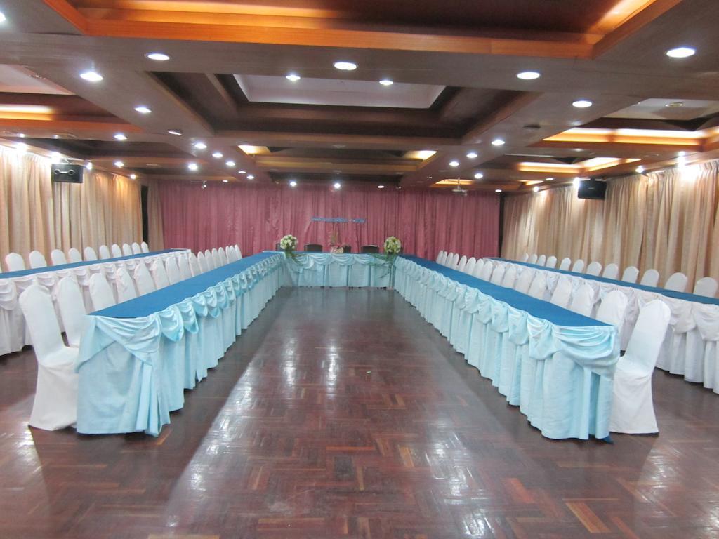 Lopburi Inn Hotel Extérieur photo