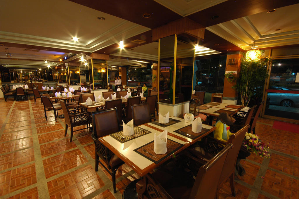 Lopburi Inn Hotel Extérieur photo
