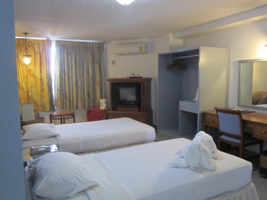 Lopburi Inn Hotel Chambre photo