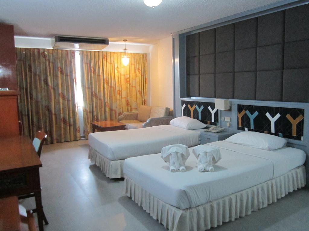 Lopburi Inn Hotel Chambre photo