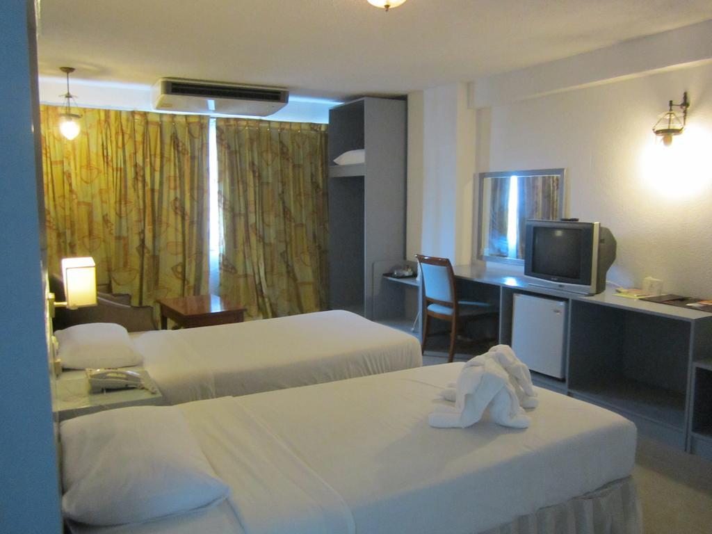Lopburi Inn Hotel Chambre photo