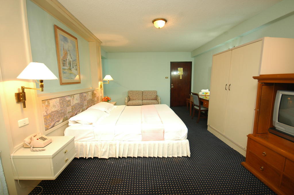 Lopburi Inn Hotel Chambre photo