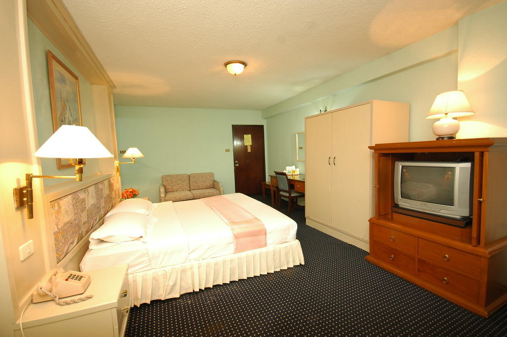 Lopburi Inn Hotel Chambre photo
