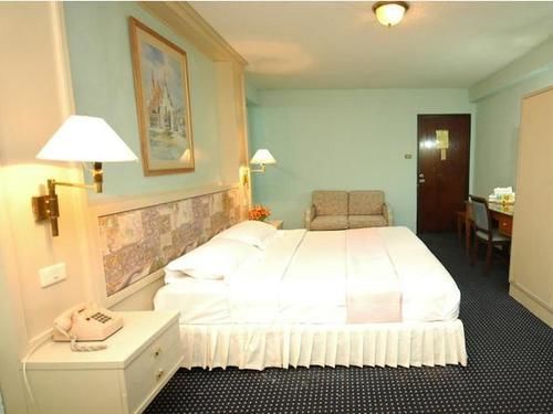 Lopburi Inn Hotel Extérieur photo